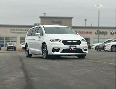 2022 Chrysler Pacifica FWD Minivan for sale #BC7844 - photo 1