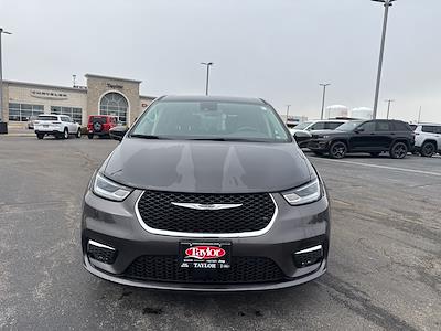 Used 2023 Chrysler Pacifica - photo 1