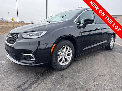 Used 2023 Chrysler Pacifica Touring L Minivan for sale #BC8196 - photo 1