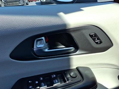 Used 2023 Chrysler Pacifica - photo 1