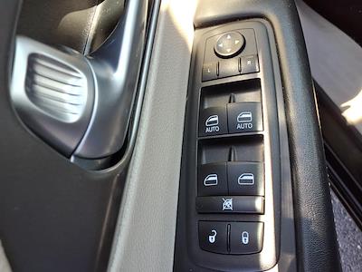 Used 2023 Chrysler Pacifica - photo 1