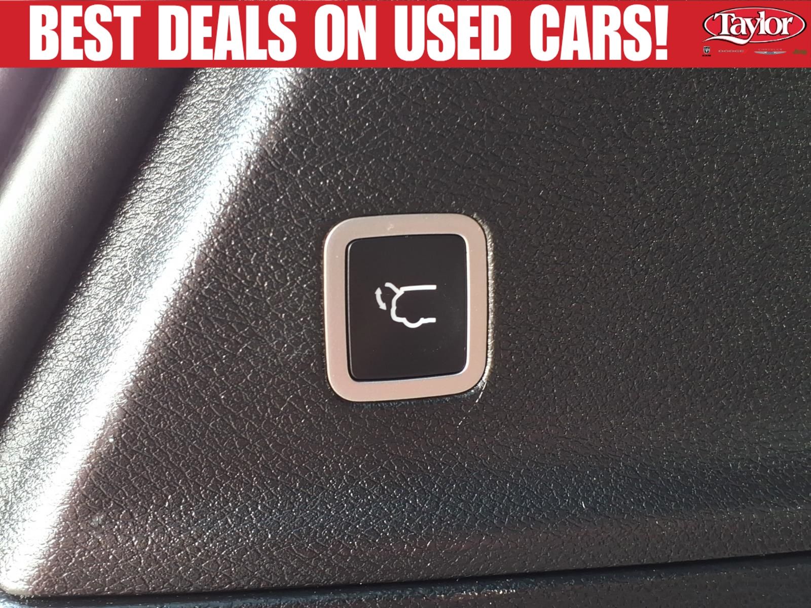 Used 2025 Chrysler Pacifica - photo 19