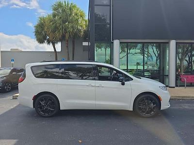 2024 Chrysler Pacifica AWD Minivan for sale #JU1756 - photo 2