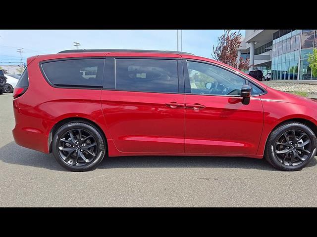 Used 2025 Chrysler Pacifica - photo 26