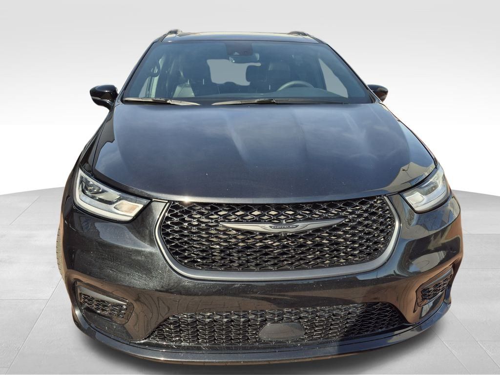 Used 2025 Chrysler Pacifica - photo 10