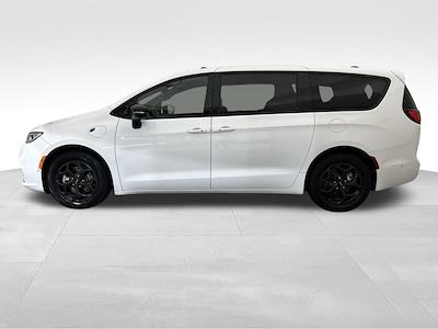 Used 2024 Chrysler Pacifica Select Minivan for sale #FX34303 - photo 2