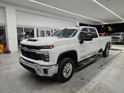Used 2025 Chevrolet Silverado 2500 - photo 1