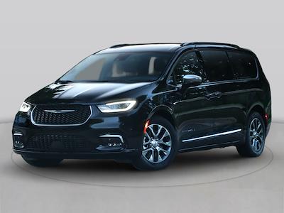 Used 2025 Chrysler Pacifica - photo 1