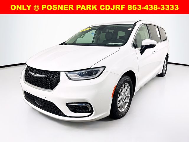 Used 2023 Chrysler Pacifica - photo 5