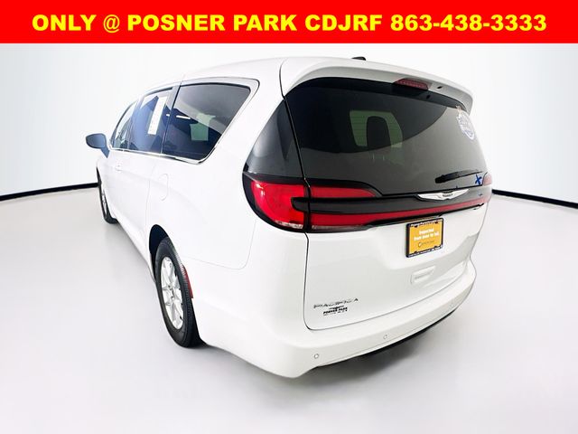 Used 2023 Chrysler Pacifica - photo 7