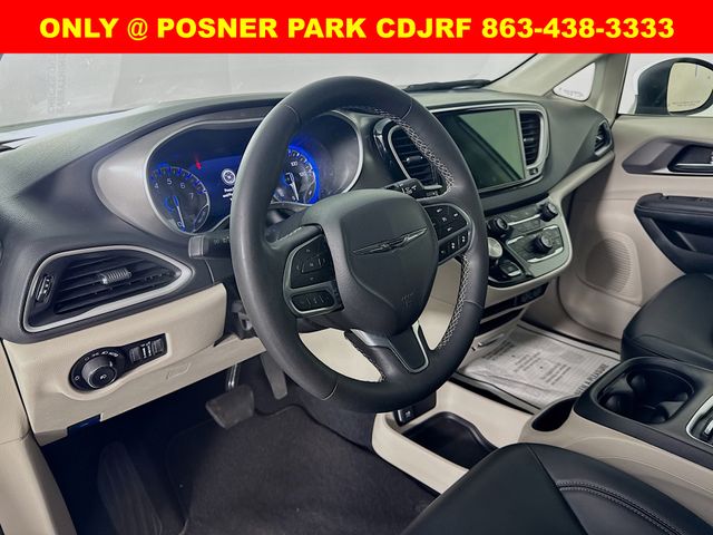Used 2023 Chrysler Pacifica - photo 11