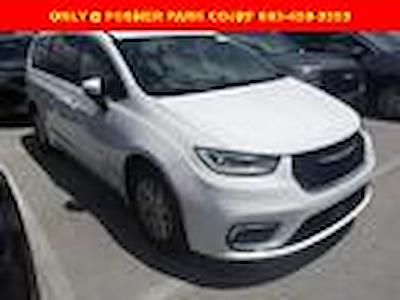 2023 Chrysler Pacifica FWD Minivan for sale #F606501 - photo 2