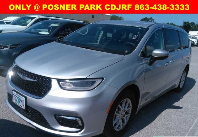 Used 2023 Chrysler Pacifica - photo 1