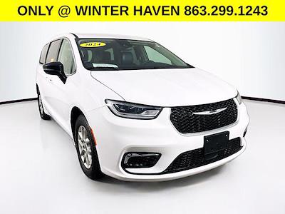 Used 2024 Chrysler Pacifica - photo 1