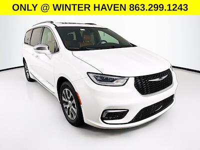 Used 2024 Chrysler Pacifica - photo 1
