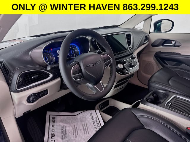 Used 2022 Chrysler Pacifica - photo 11
