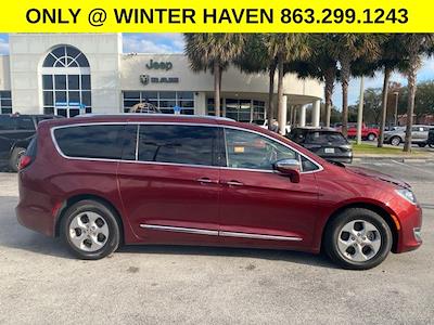 Used 2017 Chrysler Pacifica - photo 1