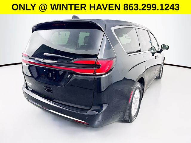 Used 2024 Chrysler Pacifica - photo 9