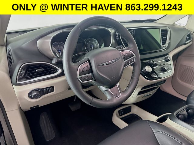 Used 2024 Chrysler Pacifica - photo 11