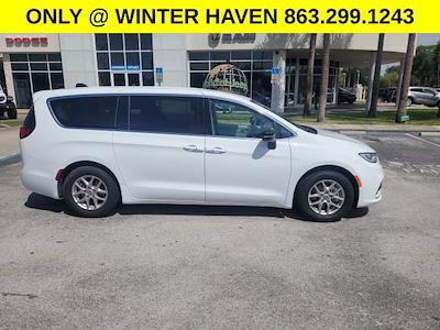 Used 2024 Chrysler Pacifica - photo 1