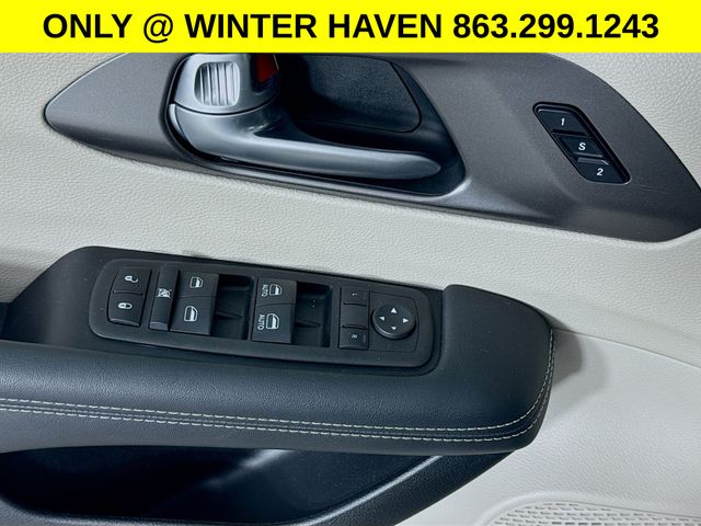 Used 2024 Chrysler Pacifica - photo 19