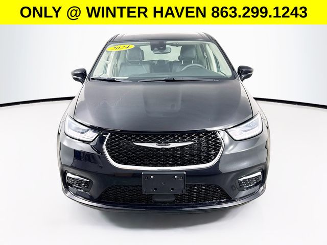 Used 2024 Chrysler Pacifica - photo 2