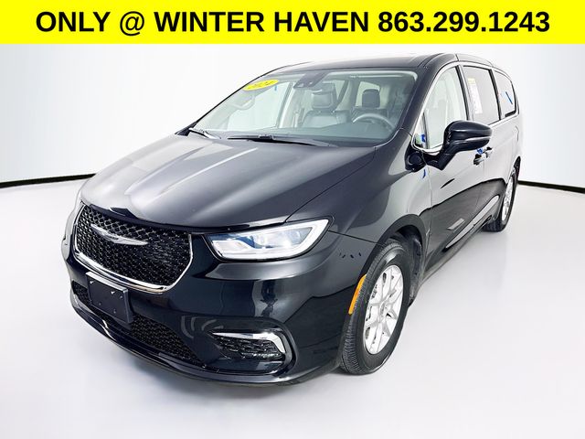Used 2024 Chrysler Pacifica - photo 5