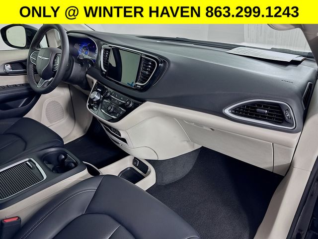 Used 2024 Chrysler Pacifica - photo 32