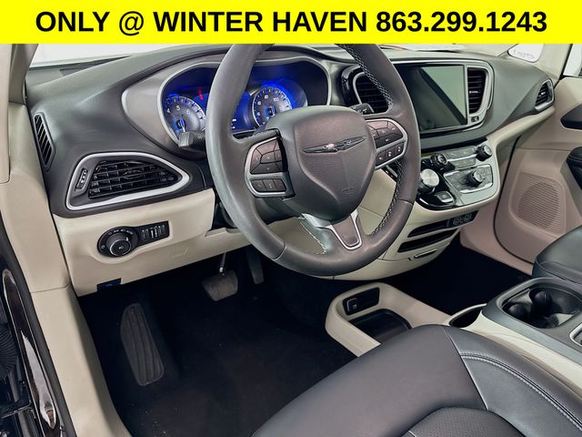 Used 2024 Chrysler Pacifica - photo 11