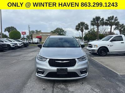 Used 2024 Chrysler Pacifica - photo 2