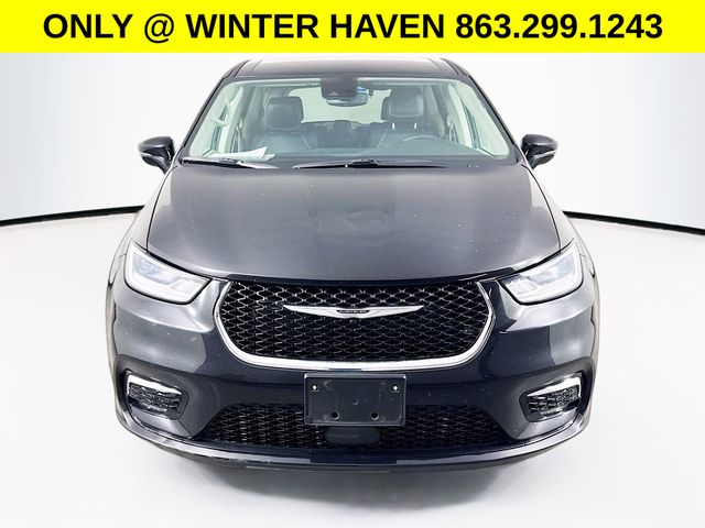 Used 2024 Chrysler Pacifica - photo 2