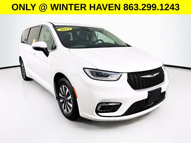 Used 2023 Chrysler Pacifica - photo 1