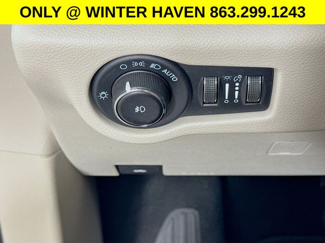 Used 2023 Chrysler Pacifica - photo 12