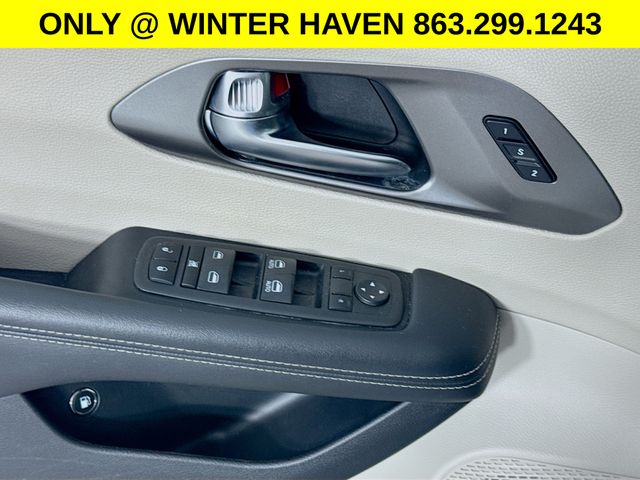Used 2023 Chrysler Pacifica - photo 19