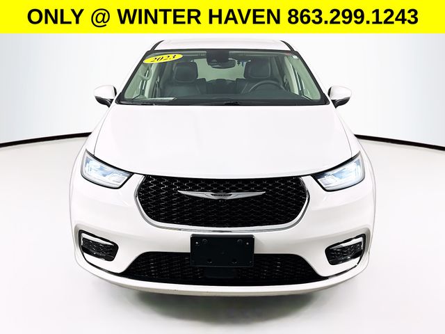 Used 2023 Chrysler Pacifica - photo 2