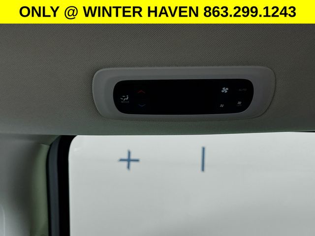 Used 2023 Chrysler Pacifica - photo 25