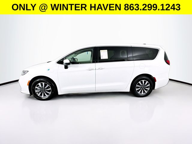 Used 2023 Chrysler Pacifica - photo 6