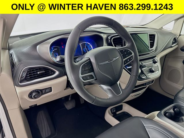 Used 2023 Chrysler Pacifica - photo 11