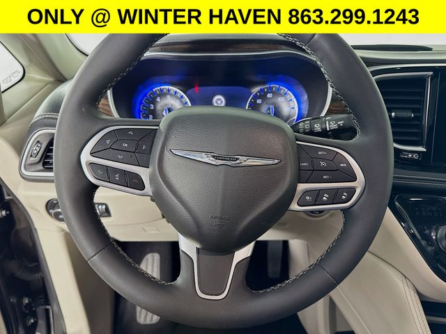 Used 2023 Chrysler Pacifica - photo 13