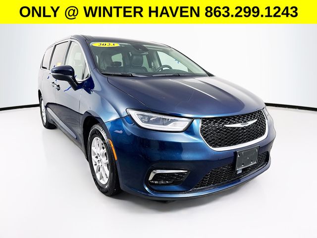Used 2023 Chrysler Pacifica - photo 1