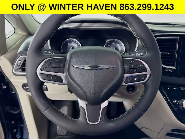 Used 2023 Chrysler Pacifica - photo 13