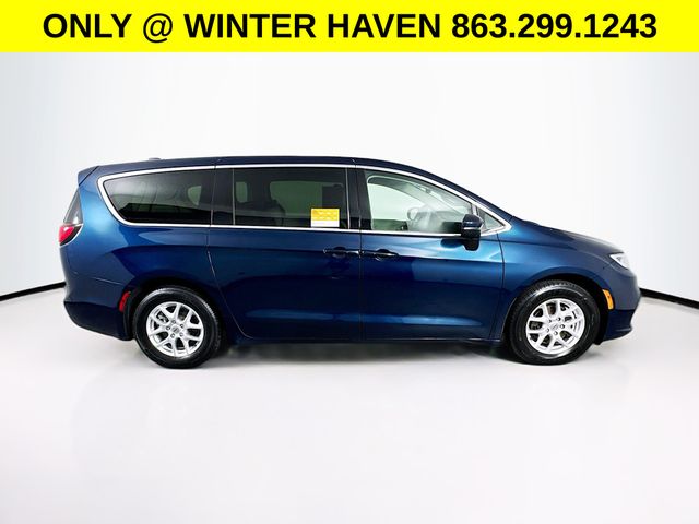 Used 2023 Chrysler Pacifica - photo 10