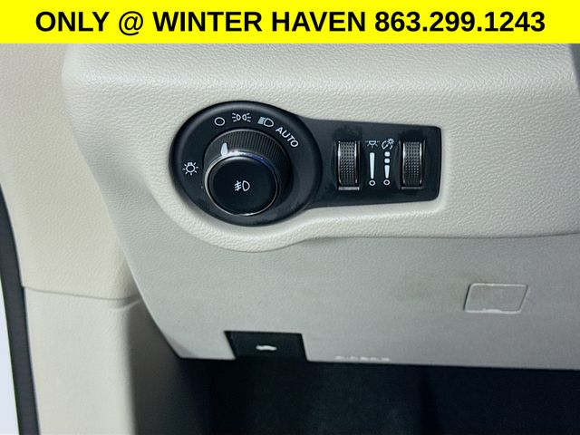 Used 2023 Chrysler Pacifica - photo 12