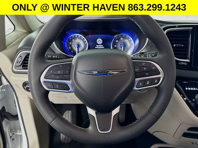 Used 2023 Chrysler Pacifica - photo 13