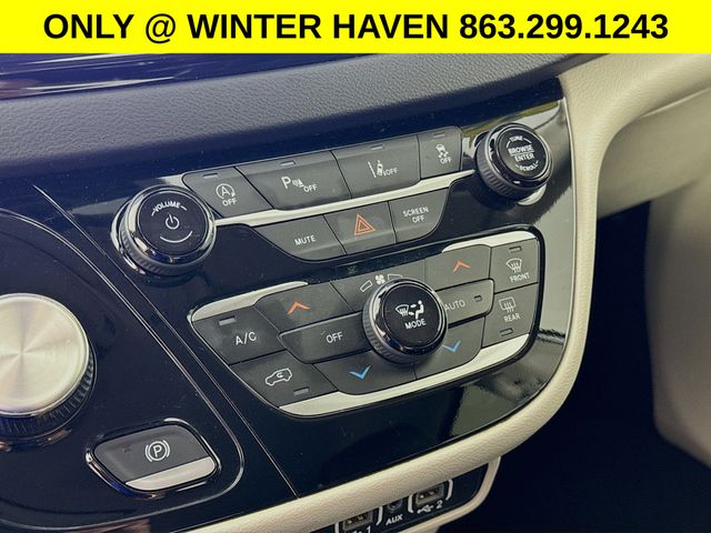 Used 2023 Chrysler Pacifica - photo 17