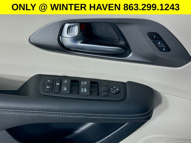 Used 2023 Chrysler Pacifica - photo 19