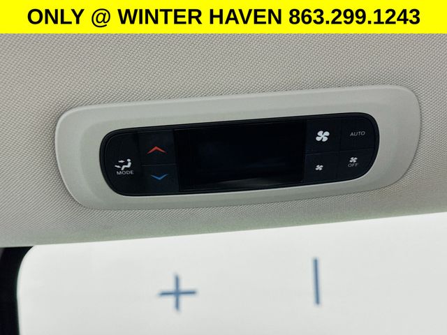 Used 2023 Chrysler Pacifica - photo 25