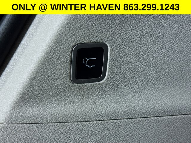 Used 2023 Chrysler Pacifica - photo 27