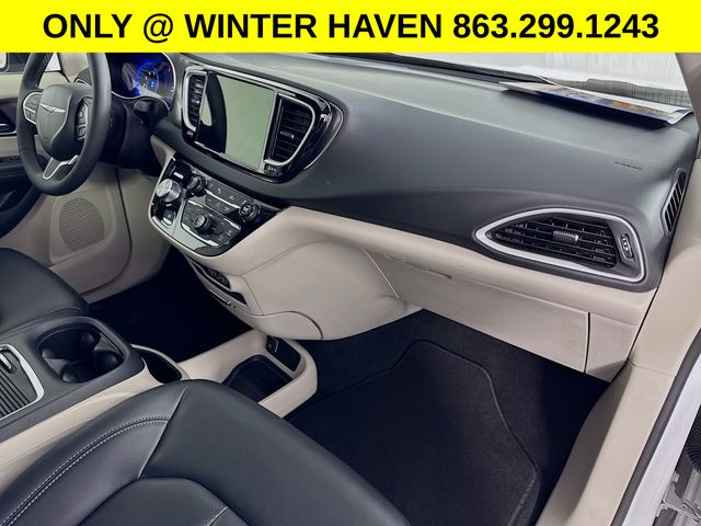 Used 2023 Chrysler Pacifica - photo 32