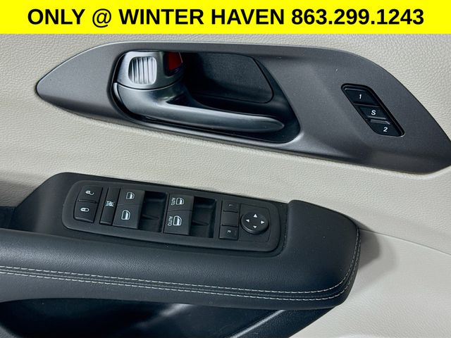 Used 2023 Chrysler Pacifica - photo 18
